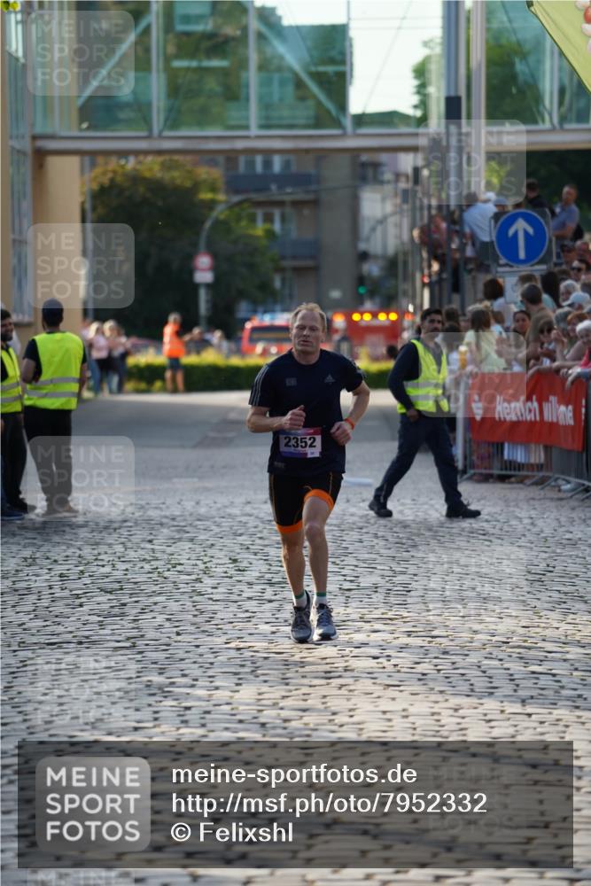 13.06.2025 - Holstenköstenlauf Felixshl http://msf.ph/oto/7952332 13.06.2025 19:39:48 Laufen 2352, 3741 meine-sportfotos.de
