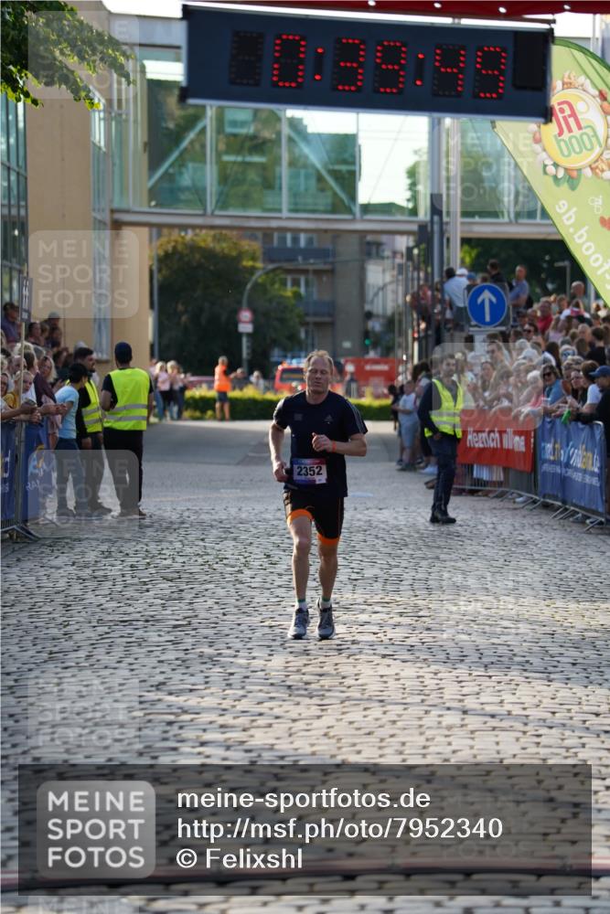 13.06.2025 - Holstenköstenlauf Felixshl http://msf.ph/oto/7952340 13.06.2025 19:39:49 Laufen 2352, 3741 meine-sportfotos.de