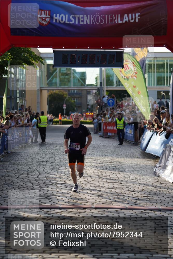 13.06.2025 - Holstenköstenlauf Felixshl http://msf.ph/oto/7952344 13.06.2025 19:39:50 Laufen 2352, 3741 meine-sportfotos.de