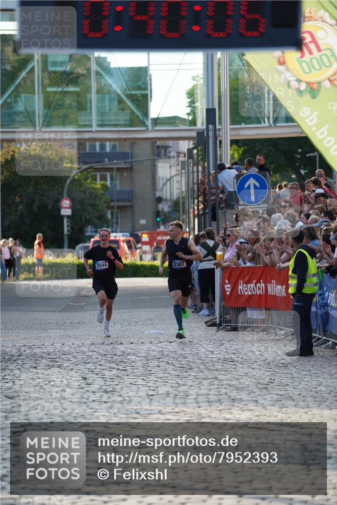 13.06.2025 - Holstenköstenlauf Felixshl http://msf.ph/oto/7952393 13.06.2025 19:40:05 Laufen 2361, 2544 meine-sportfotos.de