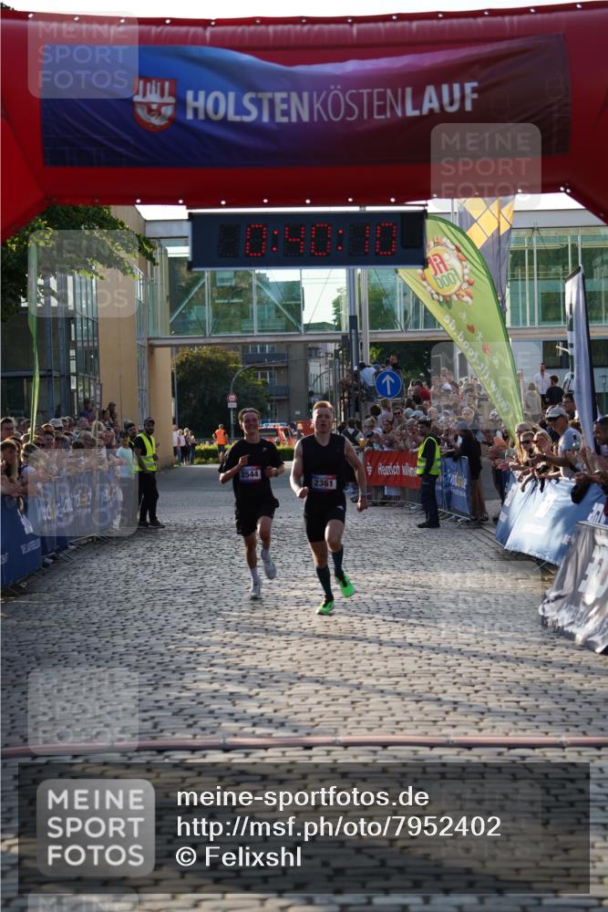 13.06.2025 - Holstenköstenlauf Felixshl http://msf.ph/oto/7952402 13.06.2025 19:40:09 Laufen 2361, 2544 meine-sportfotos.de