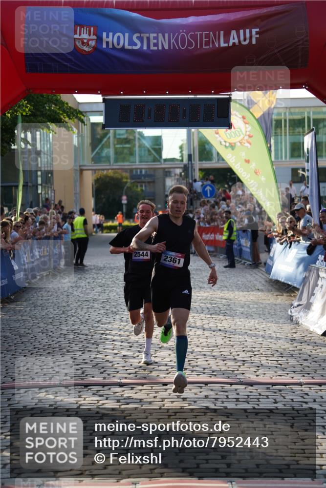 13.06.2025 - Holstenköstenlauf Felixshl http://msf.ph/oto/7952443 13.06.2025 19:40:10 Laufen 2361, 2544 meine-sportfotos.de