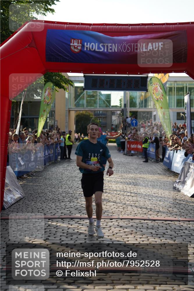 13.06.2025 - Holstenköstenlauf Felixshl http://msf.ph/oto/7952528 13.06.2025 19:40:59 Laufen 2039, 2678, 3911 meine-sportfotos.de