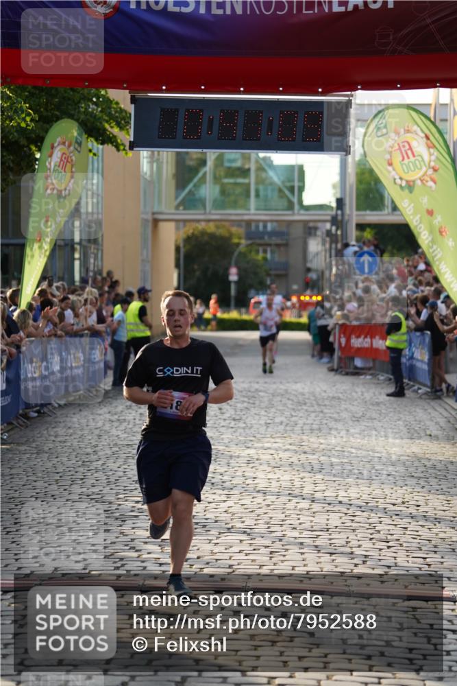 13.06.2025 - Holstenköstenlauf Felixshl http://msf.ph/oto/7952588 13.06.2025 19:41:08 Laufen 2188, 3230 meine-sportfotos.de