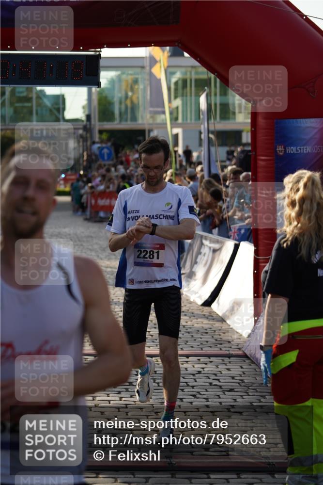 13.06.2025 - Holstenköstenlauf Felixshl http://msf.ph/oto/7952663 13.06.2025 19:41:19 Laufen 2281, 3071, 3230 meine-sportfotos.de