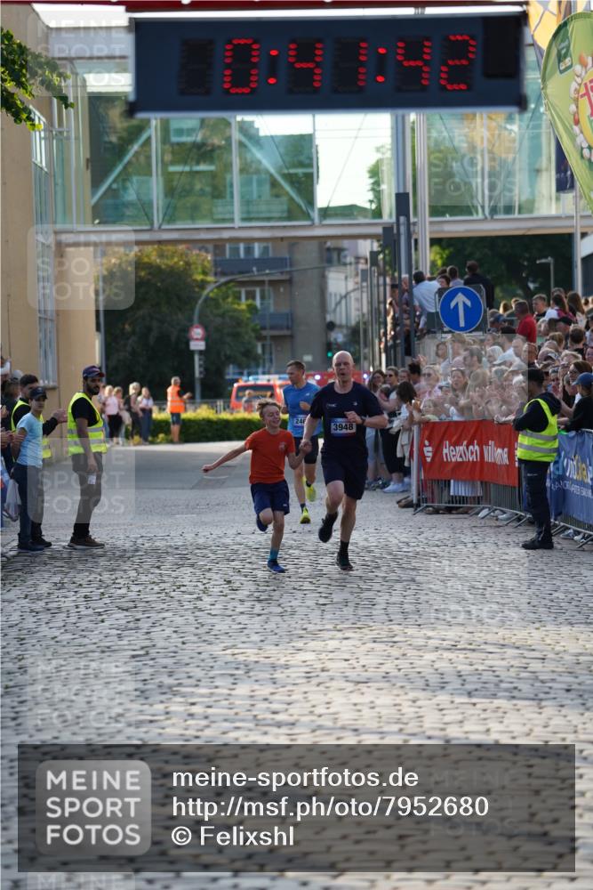 13.06.2025 - Holstenköstenlauf Felixshl http://msf.ph/oto/7952680 13.06.2025 19:41:42 Laufen 2466, 3948 meine-sportfotos.de