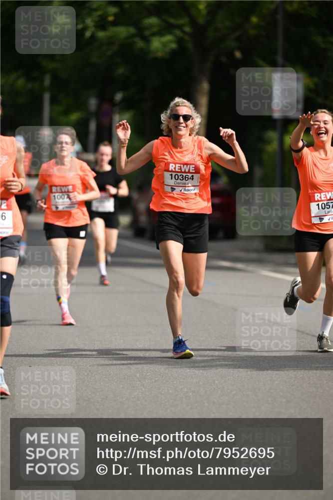 15.06.2025 - REWE Women's Run Dr. Thomas Lammeyer http://msf.ph/oto/7952695 15.06.2025 09:40:30 Laufen 2, 6, 1007, 10364, 1057 meine-sportfotos.de