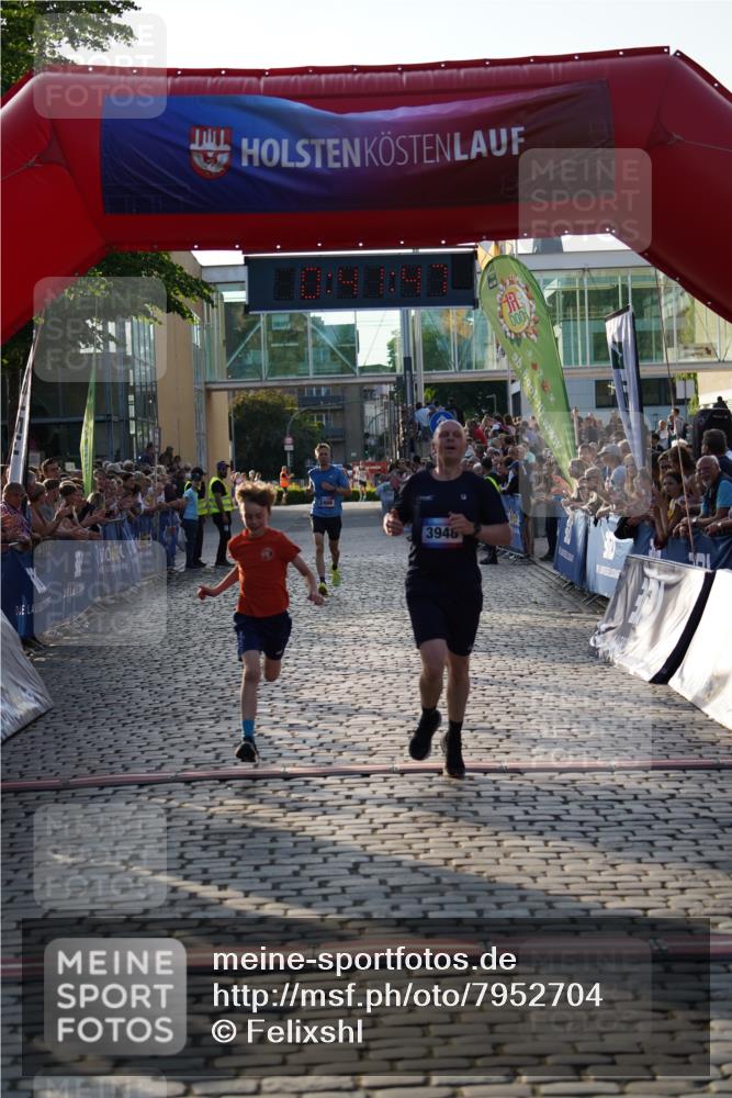 13.06.2025 - Holstenköstenlauf Felixshl http://msf.ph/oto/7952704 13.06.2025 19:41:46 Laufen 2466, 3948 meine-sportfotos.de