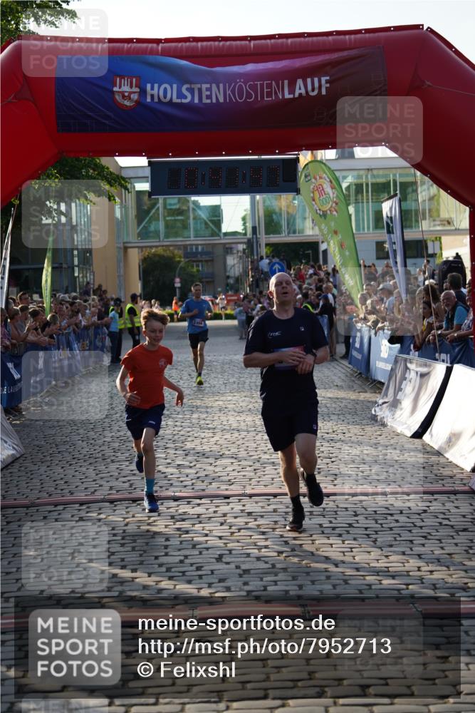 13.06.2025 - Holstenköstenlauf Felixshl http://msf.ph/oto/7952713 13.06.2025 19:41:46 Laufen 2466, 3948 meine-sportfotos.de