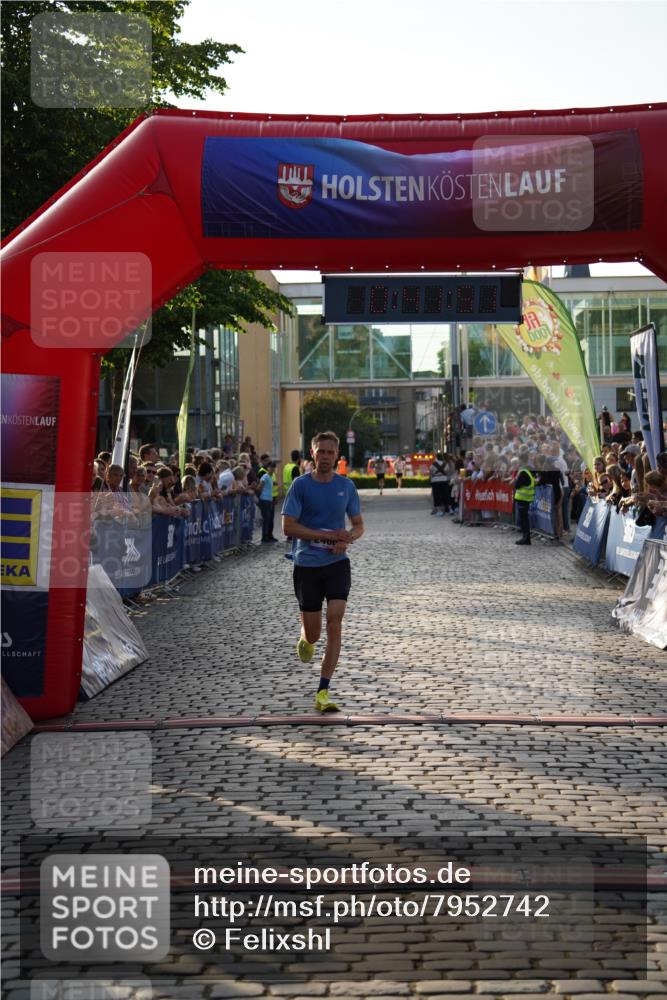 13.06.2025 - Holstenköstenlauf Felixshl http://msf.ph/oto/7952742 13.06.2025 19:41:50 Laufen 2466, 3948 meine-sportfotos.de