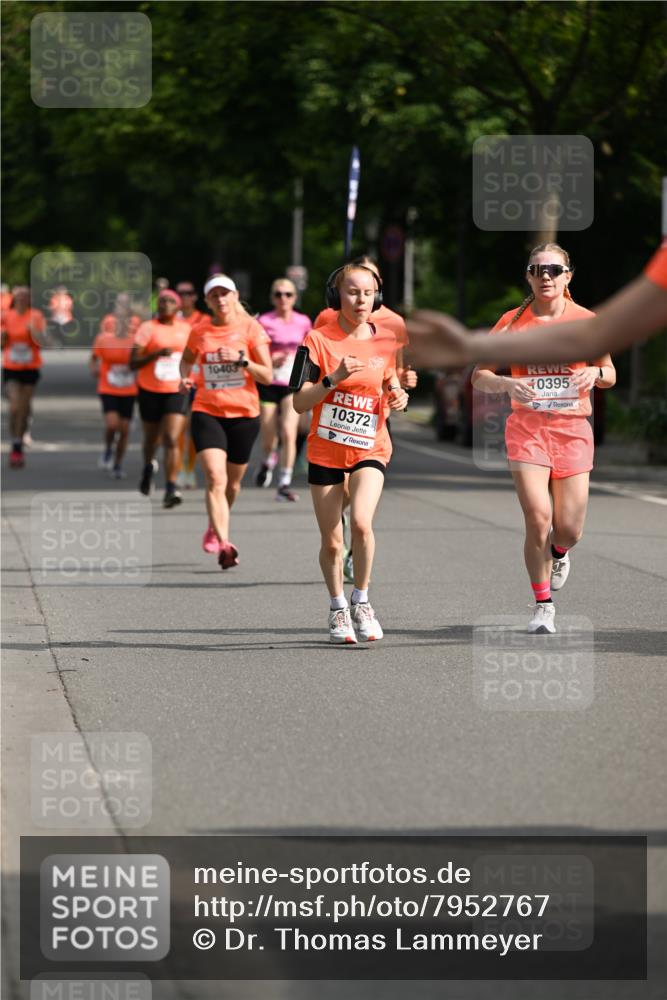 15.06.2025 - REWE Women's Run Dr. Thomas Lammeyer http://msf.ph/oto/7952767 15.06.2025 09:40:42 Laufen 10403, 10395, 10372 meine-sportfotos.de