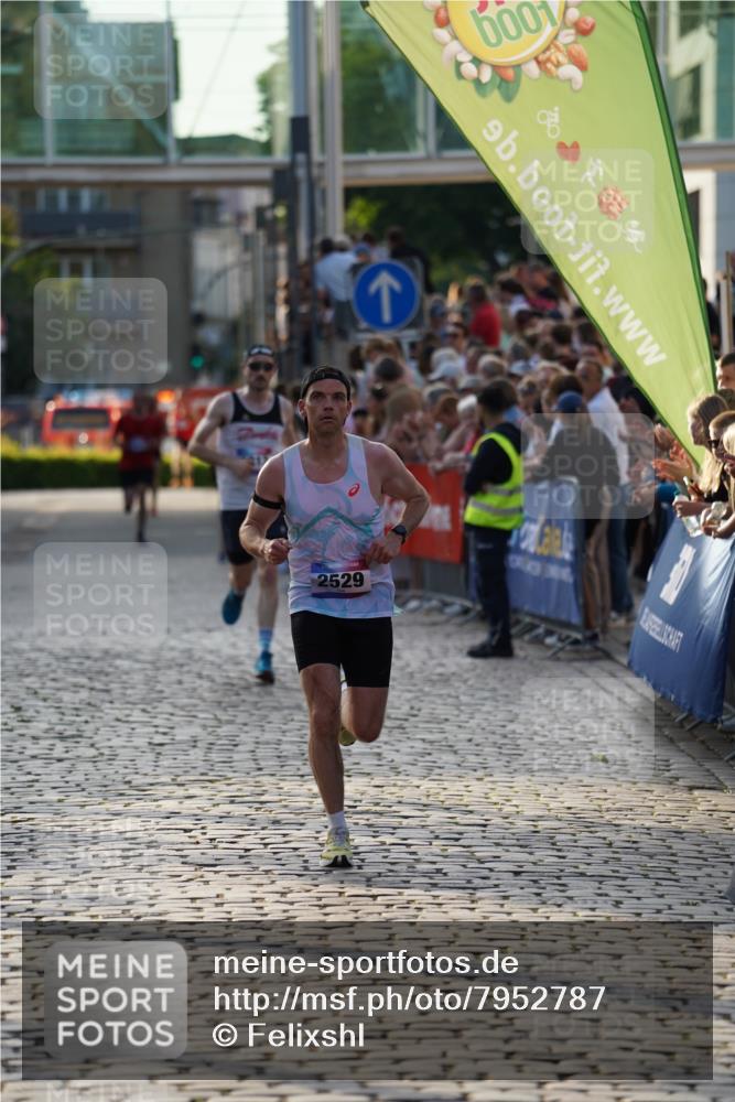13.06.2025 - Holstenköstenlauf Felixshl http://msf.ph/oto/7952787 13.06.2025 19:42:04 Laufen 2529, 3213 meine-sportfotos.de