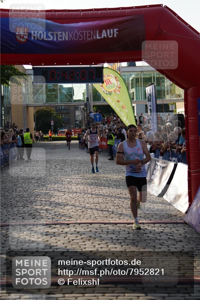 13.06.2025 - Holstenköstenlauf Felixshl http://msf.ph/oto/7952821 13.06.2025 19:42:06 Laufen 2529, 3213 meine-sportfotos.de