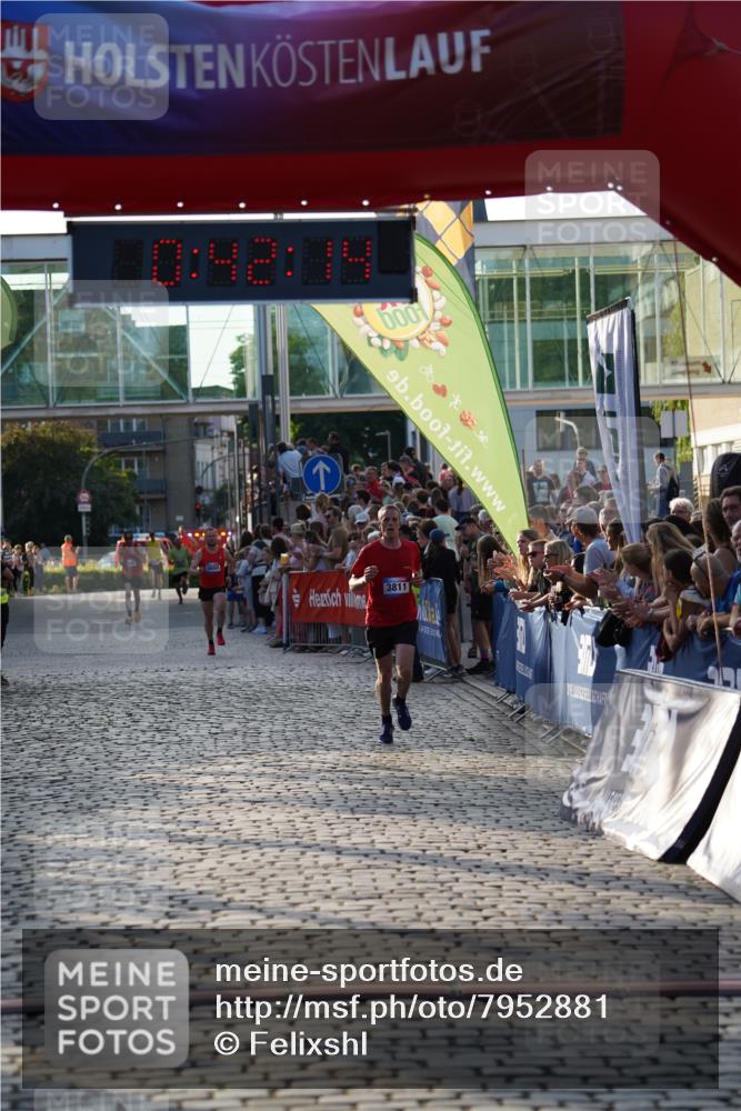 13.06.2025 - Holstenköstenlauf Felixshl http://msf.ph/oto/7952881 13.06.2025 19:42:13 Laufen 3213, 3811 meine-sportfotos.de