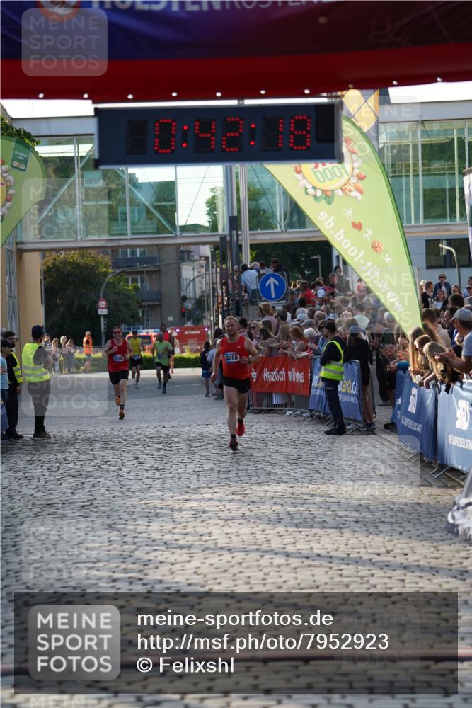 13.06.2025 - Holstenköstenlauf Felixshl http://msf.ph/oto/7952923 13.06.2025 19:42:17 Laufen 2690, 3650, 3811 meine-sportfotos.de