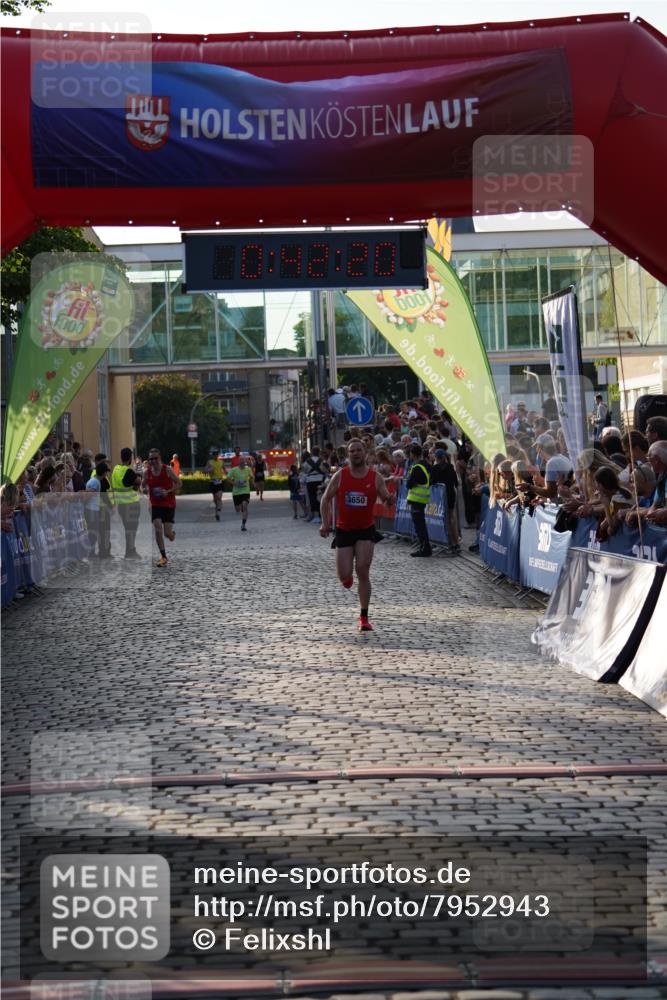13.06.2025 - Holstenköstenlauf Felixshl http://msf.ph/oto/7952943 13.06.2025 19:42:20 Laufen 2690, 2801, 3650, 3811 meine-sportfotos.de