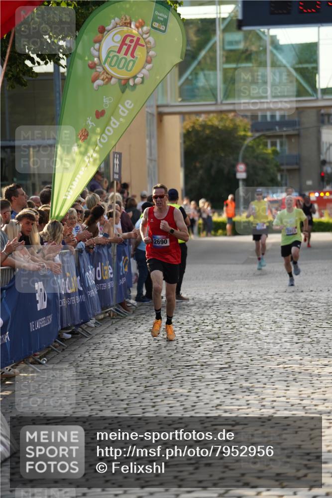 13.06.2025 - Holstenköstenlauf Felixshl http://msf.ph/oto/7952956 13.06.2025 19:42:22 Laufen 2690, 2801, 3650 meine-sportfotos.de
