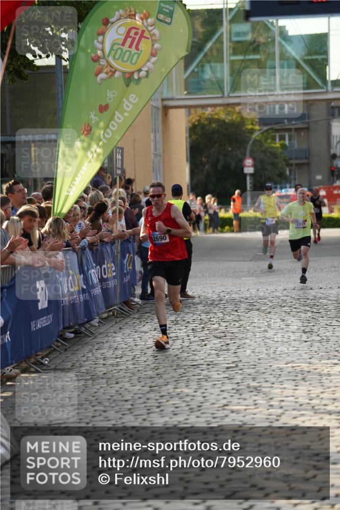 13.06.2025 - Holstenköstenlauf Felixshl http://msf.ph/oto/7952960 13.06.2025 19:42:22 Laufen 2690, 2801, 3650 meine-sportfotos.de