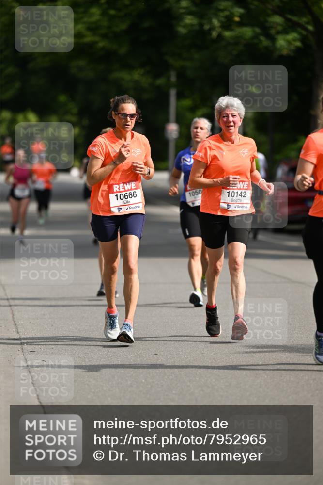 15.06.2025 - REWE Women's Run Dr. Thomas Lammeyer http://msf.ph/oto/7952965 15.06.2025 09:41:13 Laufen 10666, 1050, 10142 meine-sportfotos.de