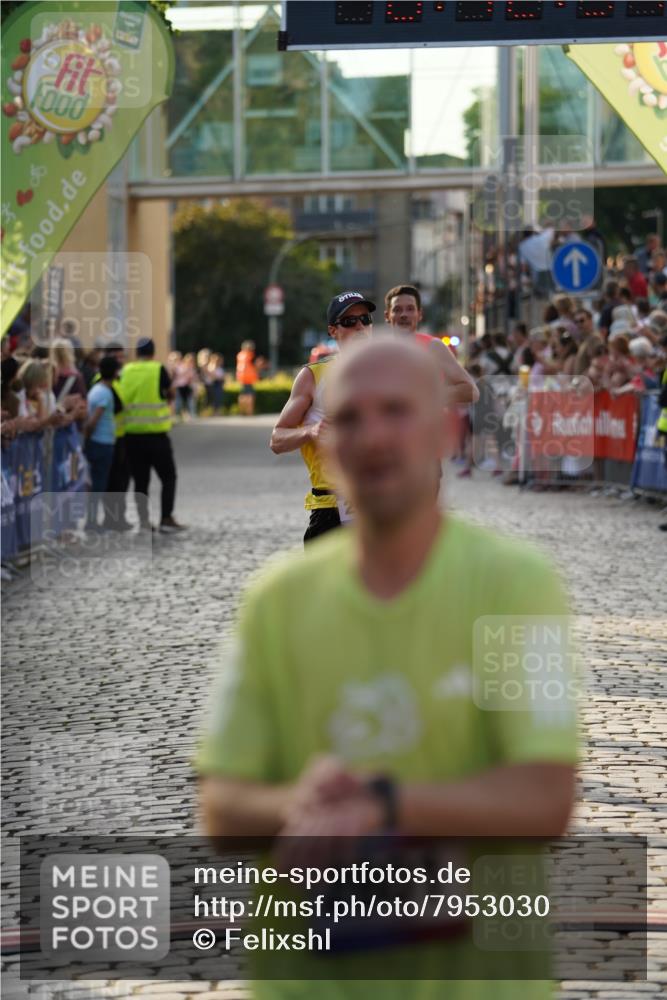 13.06.2025 - Holstenköstenlauf Felixshl http://msf.ph/oto/7953030 13.06.2025 19:42:30 Laufen 2106, 2129, 2801 meine-sportfotos.de