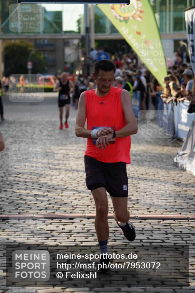 13.06.2025 - Holstenköstenlauf Felixshl http://msf.ph/oto/7953072 13.06.2025 19:42:34 Laufen 2106, 2129, 2230 meine-sportfotos.de