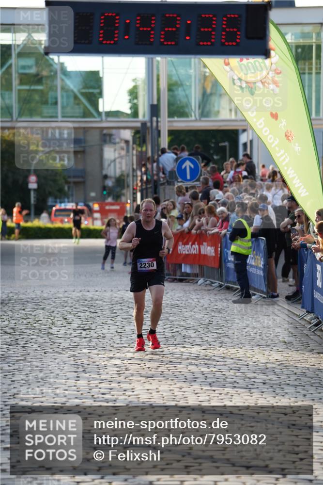 13.06.2025 - Holstenköstenlauf Felixshl http://msf.ph/oto/7953082 13.06.2025 19:42:36 Laufen 2106, 2129, 2230 meine-sportfotos.de