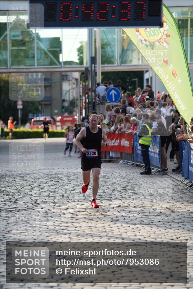 13.06.2025 - Holstenköstenlauf Felixshl http://msf.ph/oto/7953086 13.06.2025 19:42:36 Laufen 2106, 2129, 2230 meine-sportfotos.de