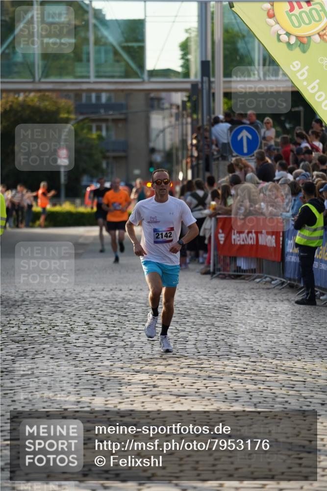 13.06.2025 - Holstenköstenlauf Felixshl http://msf.ph/oto/7953176 13.06.2025 19:42:57 Laufen 2142, 2315 meine-sportfotos.de