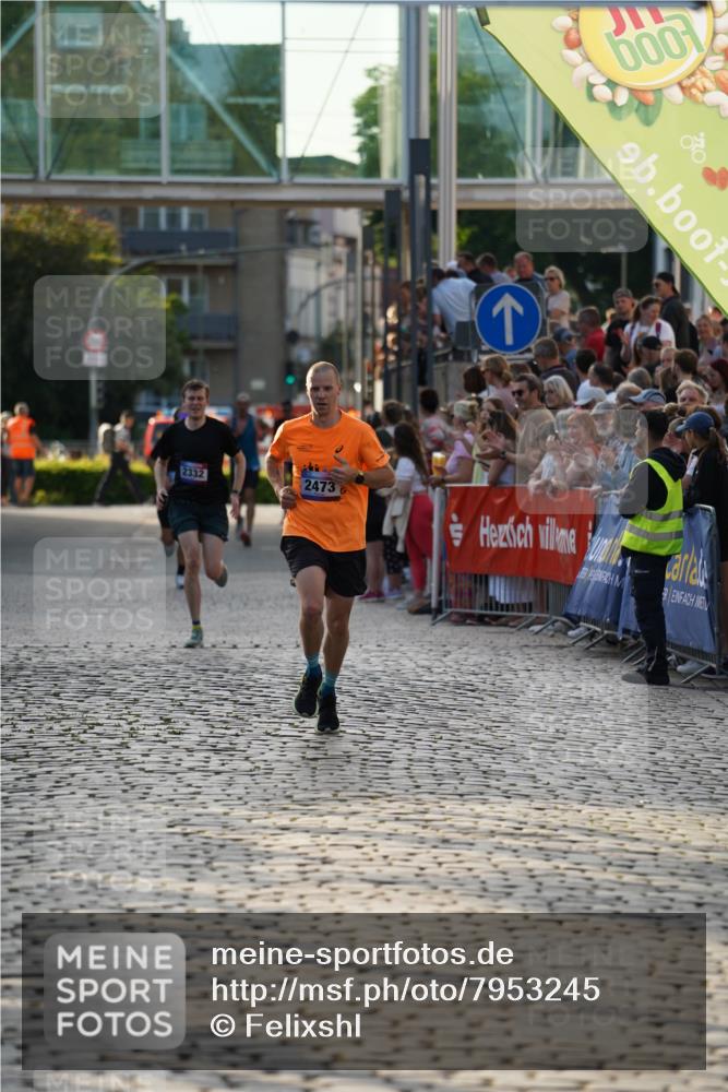 13.06.2025 - Holstenköstenlauf Felixshl http://msf.ph/oto/7953245 13.06.2025 19:43:02 Laufen 2142, 2332, 2473 meine-sportfotos.de