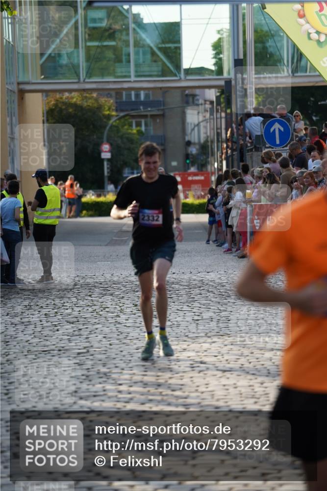 13.06.2025 - Holstenköstenlauf Felixshl http://msf.ph/oto/7953292 13.06.2025 19:43:06 Laufen 2332, 2411, 2473 meine-sportfotos.de