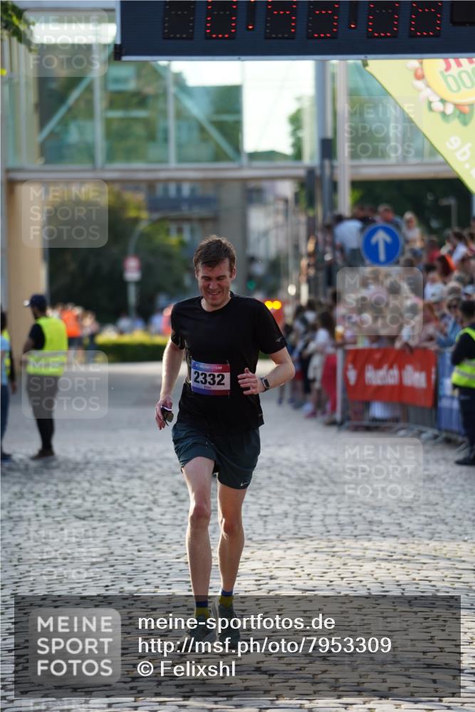 13.06.2025 - Holstenköstenlauf Felixshl http://msf.ph/oto/7953309 13.06.2025 19:43:08 Laufen 2332, 2411, 2473 meine-sportfotos.de