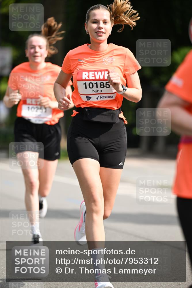 15.06.2025 - REWE Women's Run Dr. Thomas Lammeyer http://msf.ph/oto/7953312 15.06.2025 09:42:26 Laufen 10251, 10185 meine-sportfotos.de
