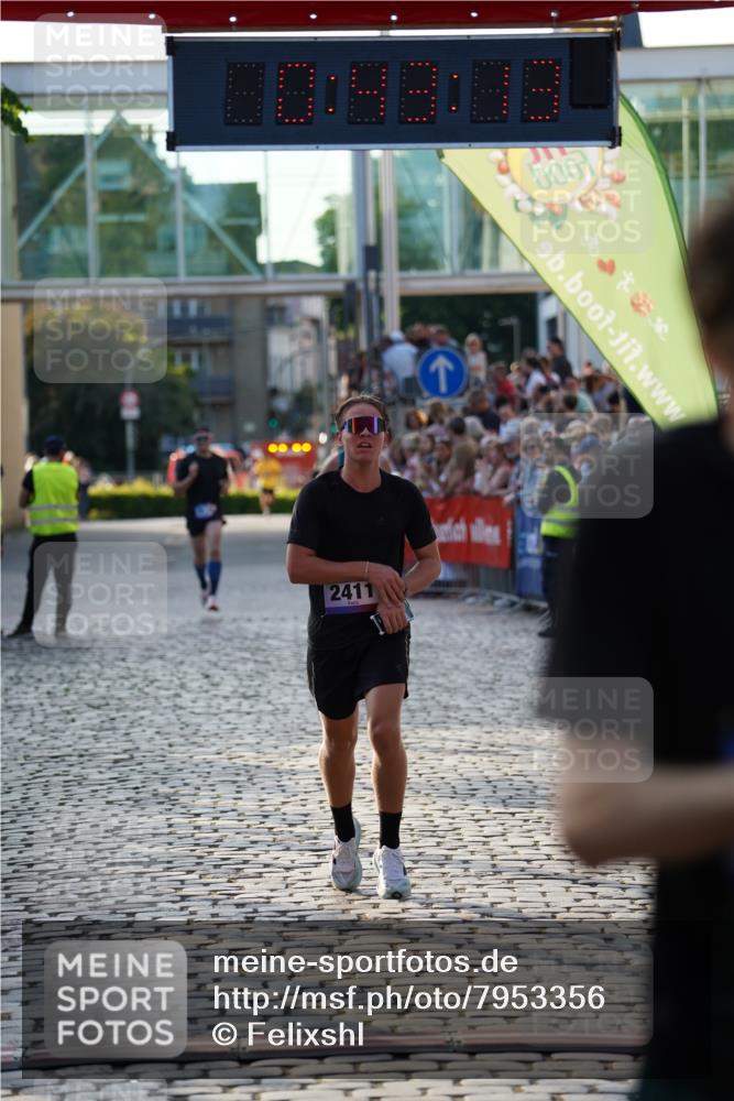 13.06.2025 - Holstenköstenlauf Felixshl http://msf.ph/oto/7953356 13.06.2025 19:43:12 Laufen 2081, 2139, 2332, 2411 meine-sportfotos.de