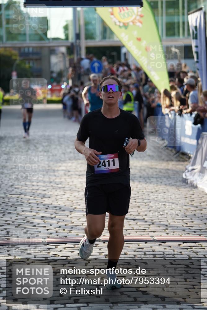 13.06.2025 - Holstenköstenlauf Felixshl http://msf.ph/oto/7953394 13.06.2025 19:43:14 Laufen 2081, 2139, 2411 meine-sportfotos.de