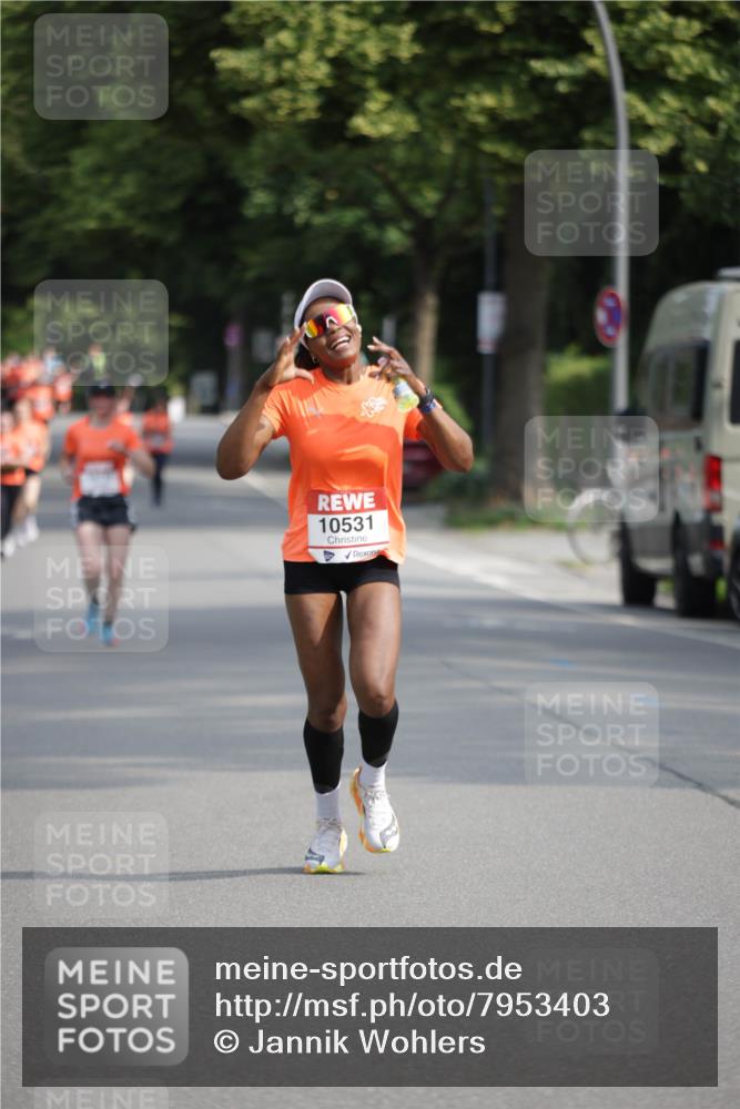 15.06.2025 - REWE Women's Run Jannik Wohlers http://msf.ph/oto/7953403 15.06.2025 08:48:35 Laufen 10531 meine-sportfotos.de