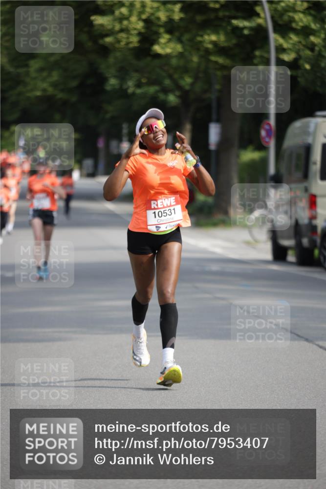 15.06.2025 - REWE Women's Run Jannik Wohlers http://msf.ph/oto/7953407 15.06.2025 08:48:35 Laufen 10531 meine-sportfotos.de