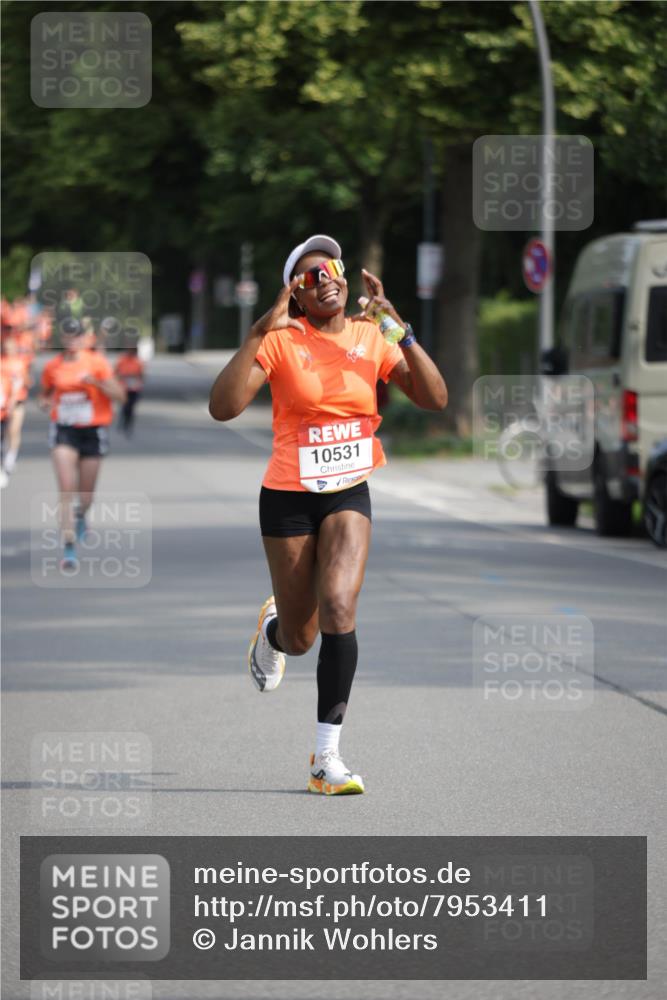 15.06.2025 - REWE Women's Run Jannik Wohlers http://msf.ph/oto/7953411 15.06.2025 08:48:35 Laufen 10531 meine-sportfotos.de
