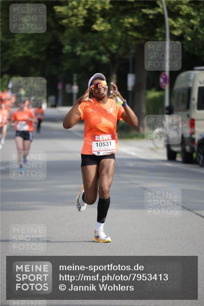15.06.2025 - REWE Women's Run Jannik Wohlers http://msf.ph/oto/7953413 15.06.2025 08:48:35 Laufen 10531 meine-sportfotos.de