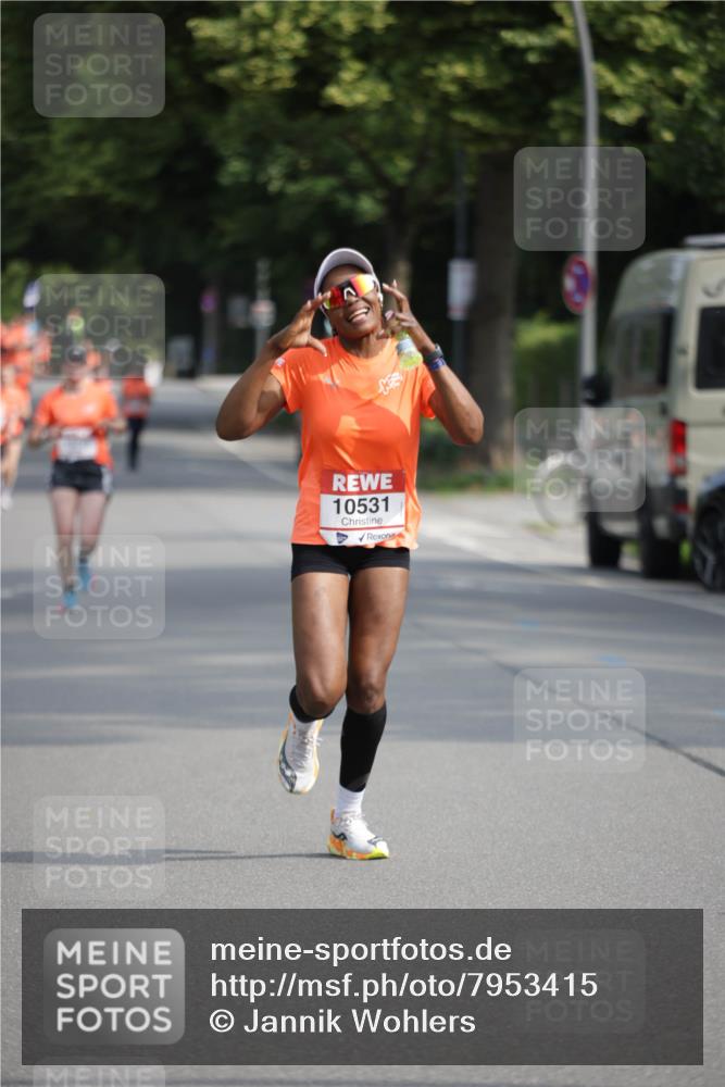15.06.2025 - REWE Women's Run Jannik Wohlers http://msf.ph/oto/7953415 15.06.2025 08:48:35 Laufen 10531 meine-sportfotos.de