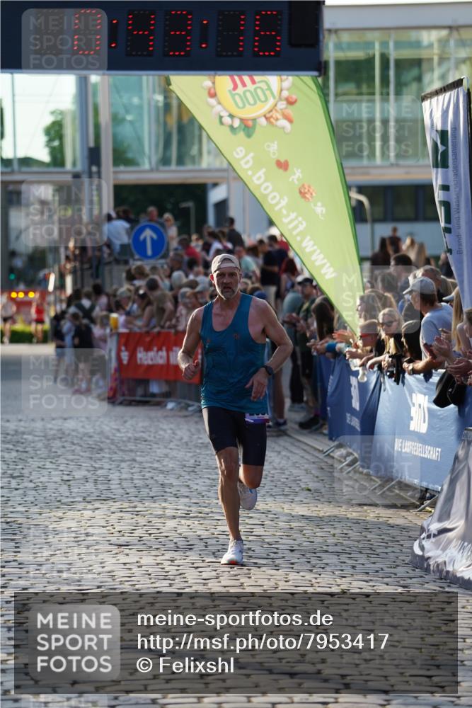 13.06.2025 - Holstenköstenlauf Felixshl http://msf.ph/oto/7953417 13.06.2025 19:43:16 Laufen 2081, 2139, 2411 meine-sportfotos.de