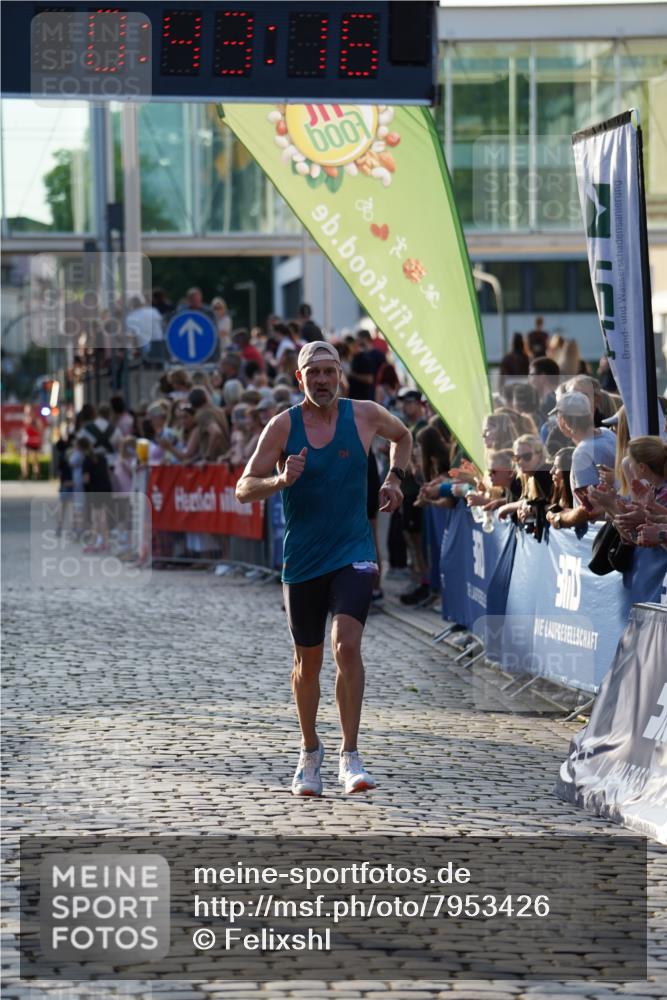 13.06.2025 - Holstenköstenlauf Felixshl http://msf.ph/oto/7953426 13.06.2025 19:43:16 Laufen 2081, 2139, 2411 meine-sportfotos.de