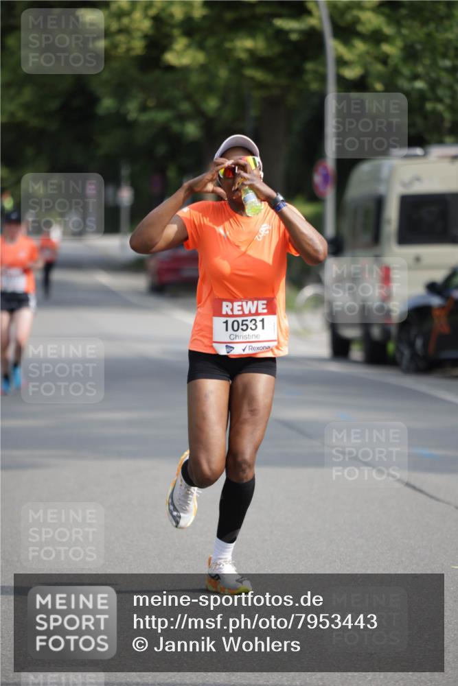 15.06.2025 - REWE Women's Run Jannik Wohlers http://msf.ph/oto/7953443 15.06.2025 08:48:36 Laufen 10531 meine-sportfotos.de