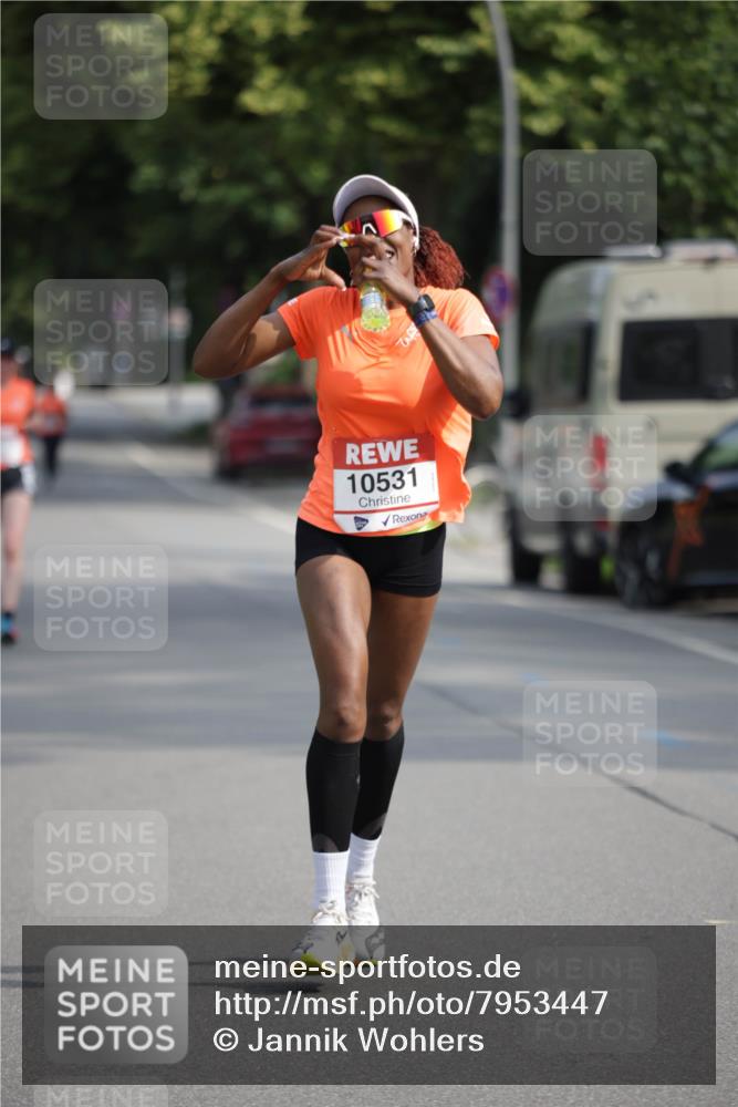 15.06.2025 - REWE Women's Run Jannik Wohlers http://msf.ph/oto/7953447 15.06.2025 08:48:36 Laufen 32, 10531 meine-sportfotos.de