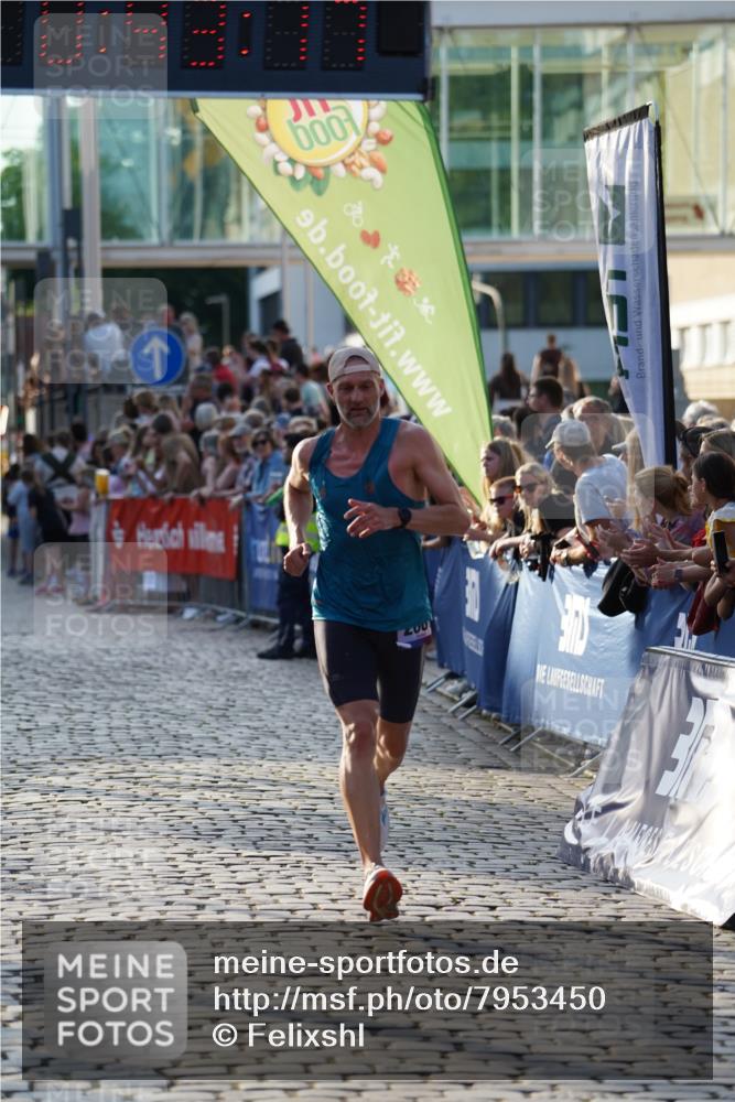 13.06.2025 - Holstenköstenlauf Felixshl http://msf.ph/oto/7953450 13.06.2025 19:43:16 Laufen 2081, 2139, 2411 meine-sportfotos.de