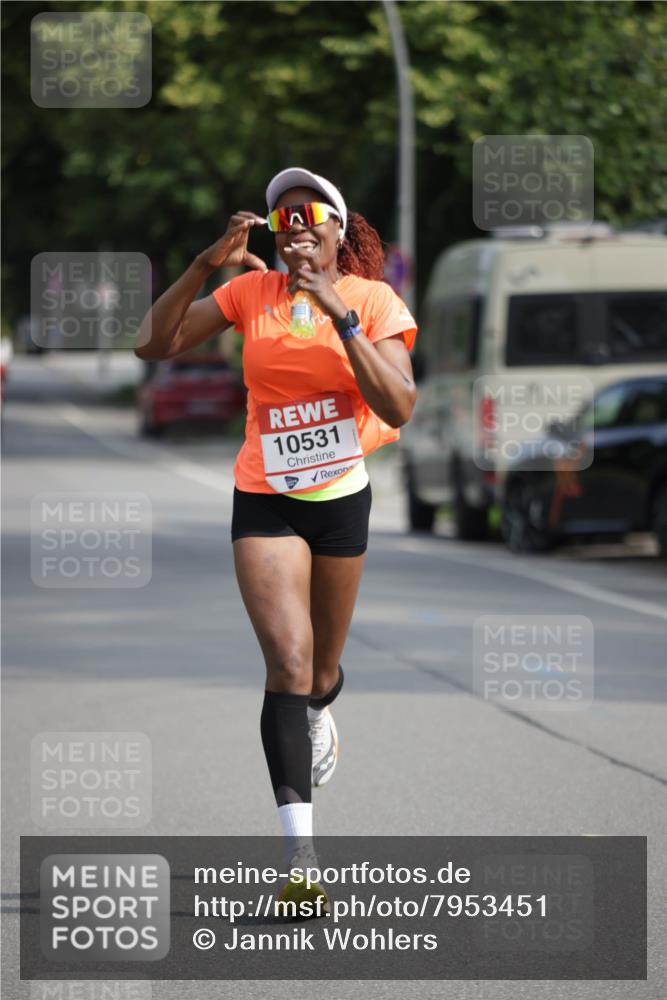 15.06.2025 - REWE Women's Run Jannik Wohlers http://msf.ph/oto/7953451 15.06.2025 08:48:36 Laufen 10531 meine-sportfotos.de