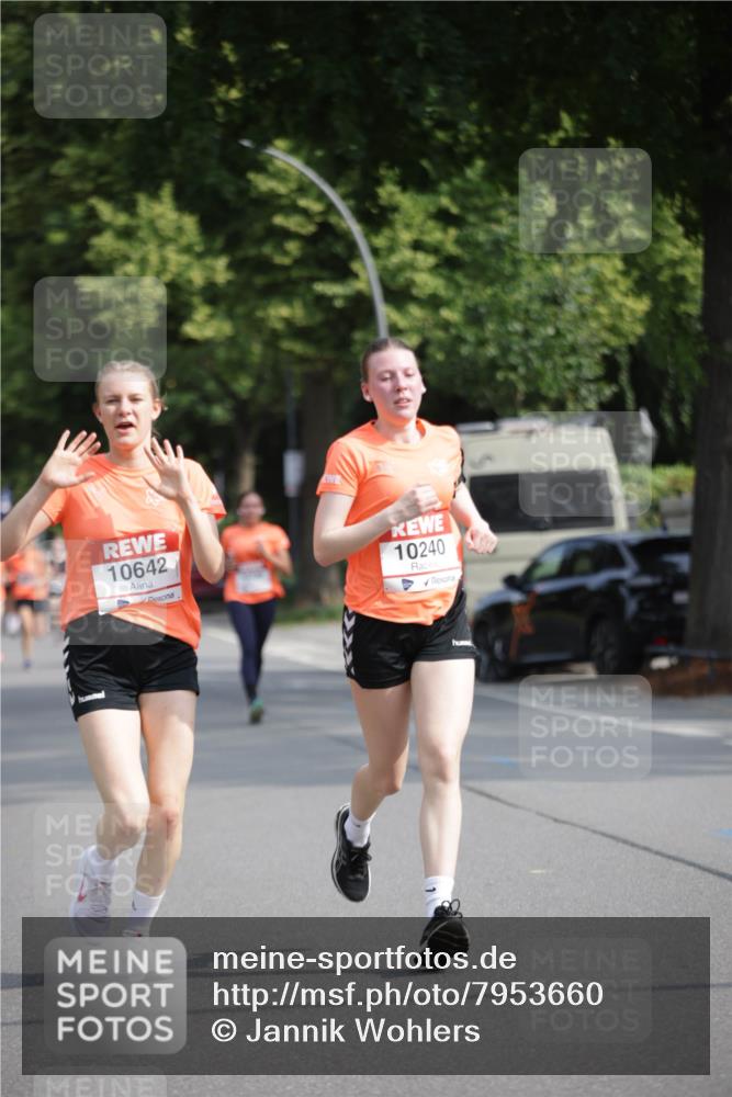 15.06.2025 - REWE Women's Run Jannik Wohlers http://msf.ph/oto/7953660 15.06.2025 08:48:53 Laufen 10642, 10240 meine-sportfotos.de