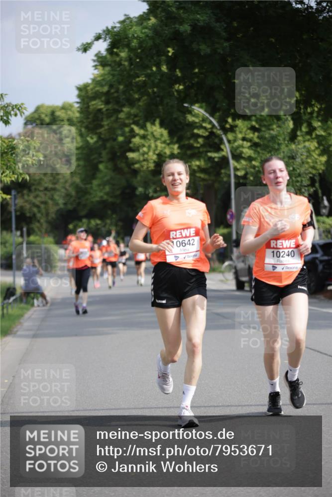 15.06.2025 - REWE Women's Run Jannik Wohlers http://msf.ph/oto/7953671 15.06.2025 08:48:53 Laufen 0642, 10240 meine-sportfotos.de
