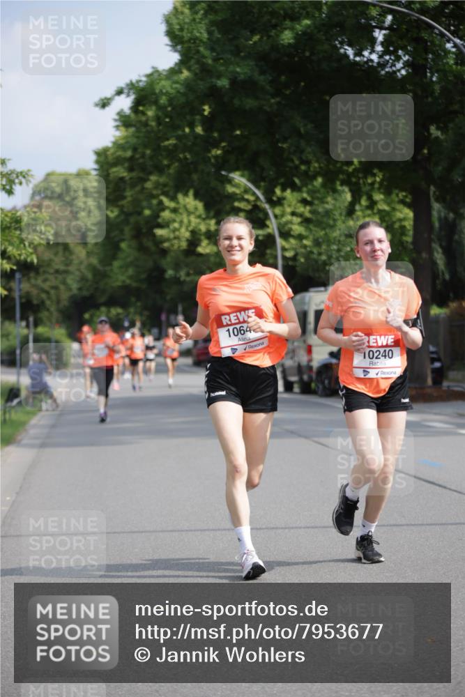 15.06.2025 - REWE Women's Run Jannik Wohlers http://msf.ph/oto/7953677 15.06.2025 08:48:53 Laufen 1064, 10240 meine-sportfotos.de