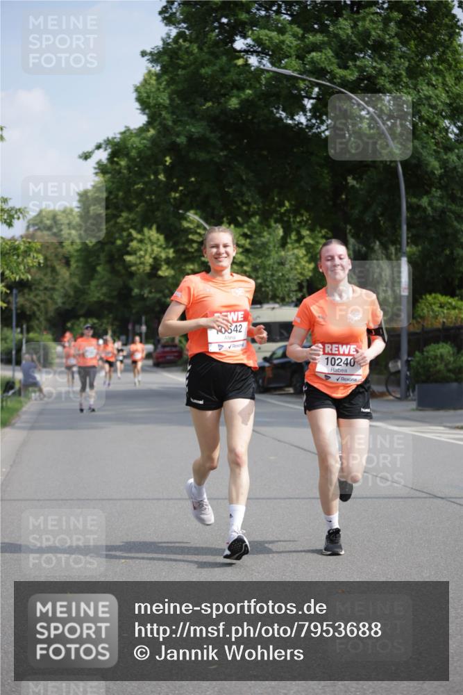 15.06.2025 - REWE Women's Run Jannik Wohlers http://msf.ph/oto/7953688 15.06.2025 08:48:54 Laufen 42, 10240 meine-sportfotos.de