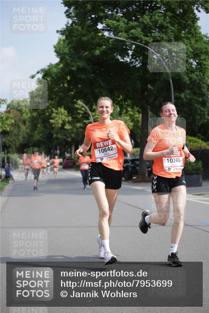 15.06.2025 - REWE Women's Run Jannik Wohlers http://msf.ph/oto/7953699 15.06.2025 08:48:54 Laufen 10642, 10240 meine-sportfotos.de